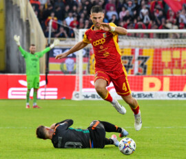 Matias Antonini during the Serie BKT match between Us Catanzaro 1929 and Venezia Fc at Stadio Nicola Ceravolo in Catanzaro, Italy, on November 2, 2025.
