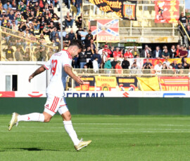 IPA89565952 - CATANZARO, ITALY - OCTOBER 11: Francesco Ruocco celebrate during the Serie BKT match between Us Catanzaro vs Mantova 1911 at Stadio Nicola Ceravolo on October 2026 in Catanzaro, Italy.