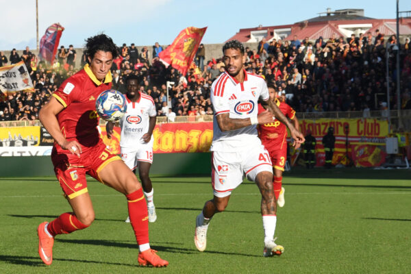 IPA89566275 - CATANZARO, ITALY - OCTOBER 11: Gabriel Arditi and Jonathan Silva during the Serie BKT match between Us Catanzaro vs Mantova 1911 at Stadio Nicola Ceravolo on October 2026 in Catanzaro, Italy.