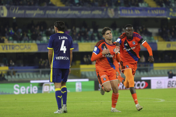 IPA90178017 - Tommaso Marras of Pisa celebrates after scoring goal for 1-1 during the match of Football Serie A 2026/2027 between Hellas Verona vs Pisa at the Bentegodi Stadium on 25 October 2026 in Verona, Veneto.