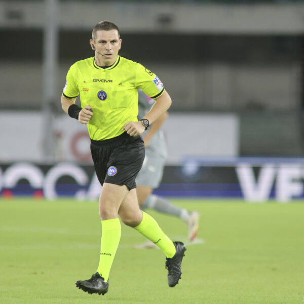 The Referee Andrea Calzavara during Hellas Verona FC vs Venezia FC, 16° leg of Coppa Italia Frecciarossa 2025-26 game at Marcantonio Bentegodi stadium in Verona (VR), Italy, on September 24, 2025.