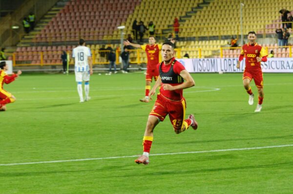 buso-gol-catanzaro-pescara